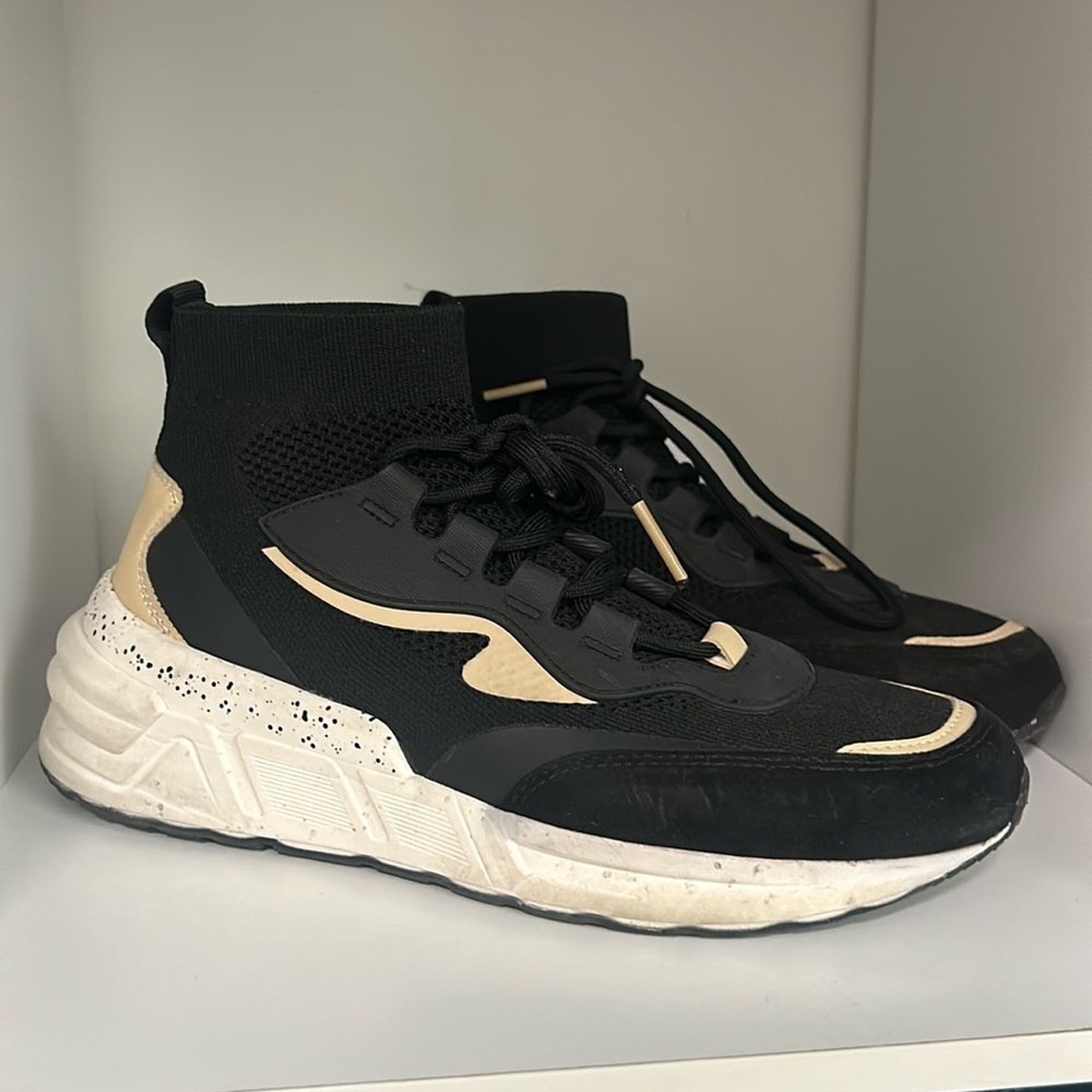 USED ZARA SNEAKERS ‼️❤️
